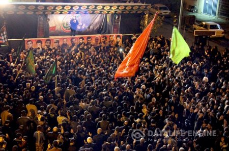 تجمع عظیم مردم سمنان در شام غریبان اباعبدالله الحسین(ع)
