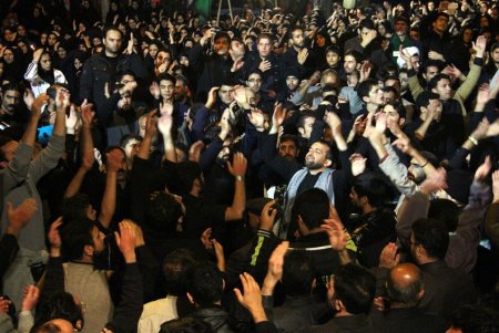 تجمع عظیم مردم سمنان در شام غریبان اباعبدالله الحسین(ع)