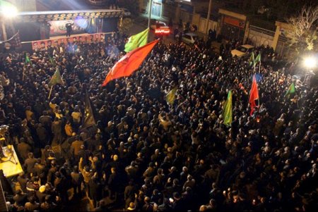 تجمع عظیم مردم سمنان در شام غریبان اباعبدالله الحسین(ع)