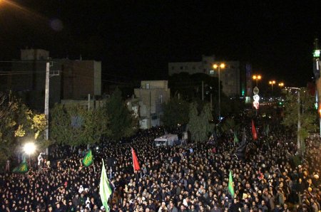 تجمع عظیم مردم سمنان در شام غریبان اباعبدالله الحسین(ع)